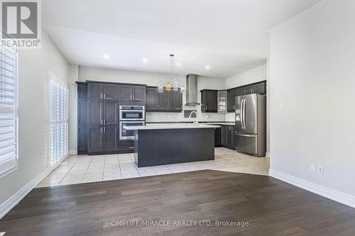 3259 Scotch Pine Gate, Mississauga, ON - Indoor Photo Showing Kitchen