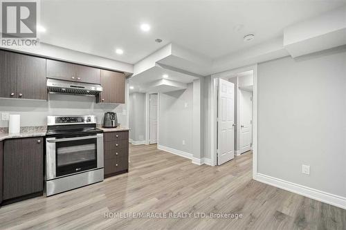 3259 Scotch Pine Gate, Mississauga, ON - Indoor Photo Showing Kitchen