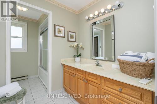 13074 Fallbrook Trail, Halton Hills, ON - Indoor Photo Showing Bathroom