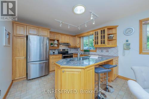 13074 Fallbrook Trail, Halton Hills, ON - Indoor Photo Showing Kitchen With Stainless Steel Kitchen