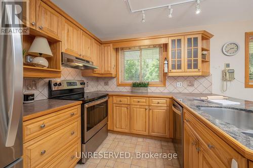 13074 Fallbrook Trail, Halton Hills, ON - Indoor Photo Showing Kitchen With Stainless Steel Kitchen