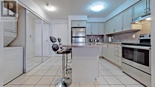 2405 - 3880 Duke Of York Boulevard, Mississauga, ON - Indoor Photo Showing Kitchen