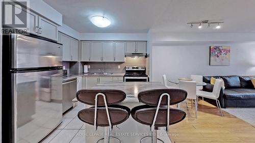 2405 - 3880 Duke Of York Boulevard, Mississauga, ON - Indoor Photo Showing Kitchen With Stainless Steel Kitchen