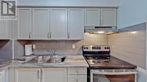 2405 - 3880 Duke Of York Boulevard, Mississauga, ON - Indoor Photo Showing Kitchen