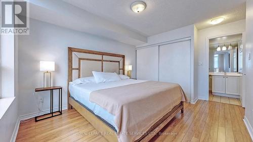 2405 - 3880 Duke Of York Boulevard, Mississauga, ON - Indoor Photo Showing Bedroom