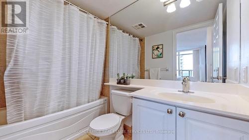 2405 - 3880 Duke Of York Boulevard, Mississauga, ON - Indoor Photo Showing Bathroom