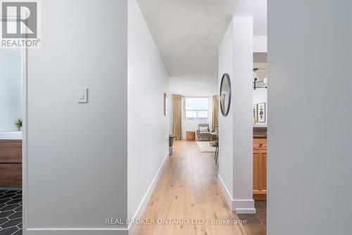 1601 - 3845 Lake Shore Boulevard W, Toronto, ON - Indoor Photo Showing Other Room