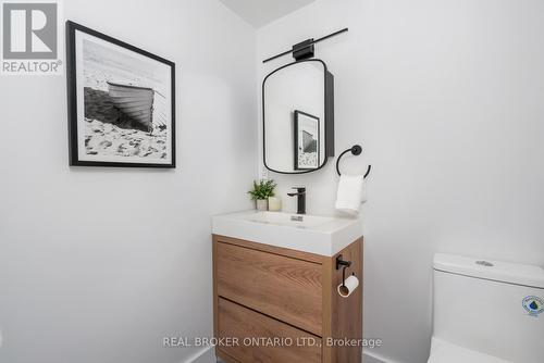 1601 - 3845 Lake Shore Boulevard W, Toronto, ON - Indoor Photo Showing Bathroom