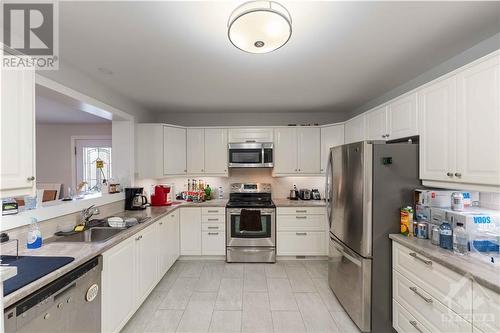 Unit 2 (top) - 732 Morin Street, Ottawa, ON - Indoor Photo Showing Kitchen With Double Sink