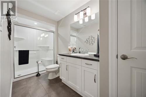 1078 Mike Weir Drive, Sarnia, ON - Indoor Photo Showing Bathroom