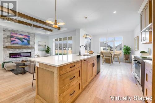 6751 Shaker Lane, Plympton-Wyoming, ON - Indoor Photo Showing Kitchen With Upgraded Kitchen