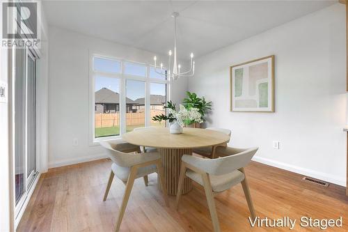 6751 Shaker Lane, Plympton-Wyoming, ON - Indoor Photo Showing Dining Room