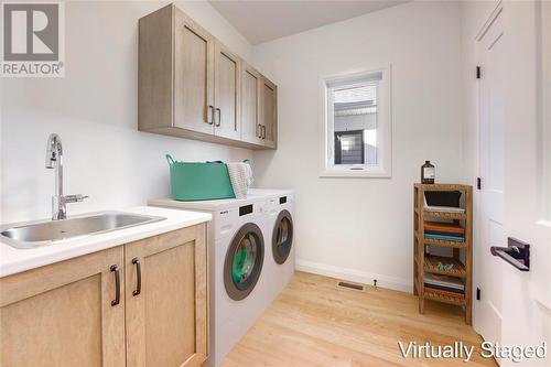 6751 Shaker Lane, Plympton-Wyoming, ON - Indoor Photo Showing Laundry Room