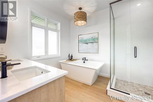 6751 Shaker Lane, Plympton-Wyoming, ON - Indoor Photo Showing Bathroom