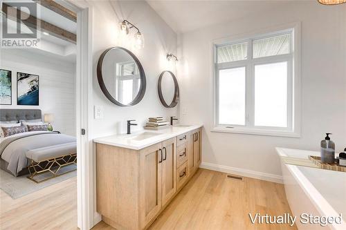 6751 Shaker Lane, Plympton-Wyoming, ON - Indoor Photo Showing Bathroom