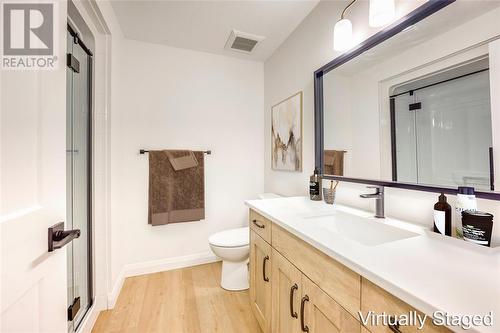 6751 Shaker Lane, Plympton-Wyoming, ON - Indoor Photo Showing Bathroom