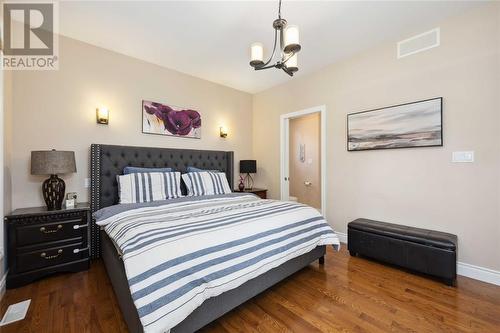 212 Washington Court, Sarnia, ON - Indoor Photo Showing Bedroom