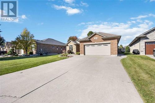 212 Washington Court, Sarnia, ON - Outdoor With Facade