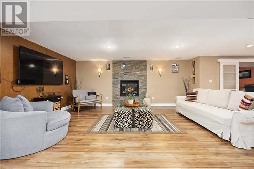 212 Washington Court, Sarnia, ON - Indoor Photo Showing Living Room With Fireplace