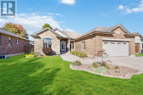 212 Washington Court, Sarnia, ON - Outdoor With Facade