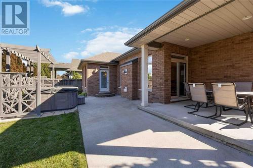 212 Washington Court, Sarnia, ON - Outdoor