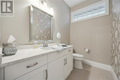 1078 Mike Weir Drive, Sarnia, ON - Indoor Photo Showing Bathroom