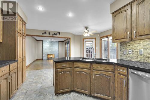 35 Monte Vista Crescent, London, ON - Indoor Photo Showing Kitchen