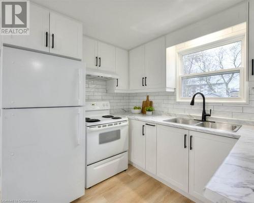 Kitchen - 24 Karen Walk, Waterloo, ON - Indoor Photo Showing Kitchen With Double Sink