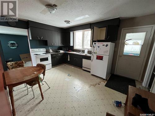 7 Wauchope Street, Redvers, SK - Indoor Photo Showing Kitchen