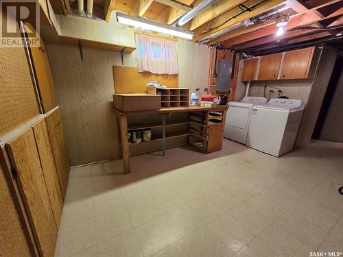 56 Porteous Crescent, Saskatoon, SK - Indoor Photo Showing Laundry Room