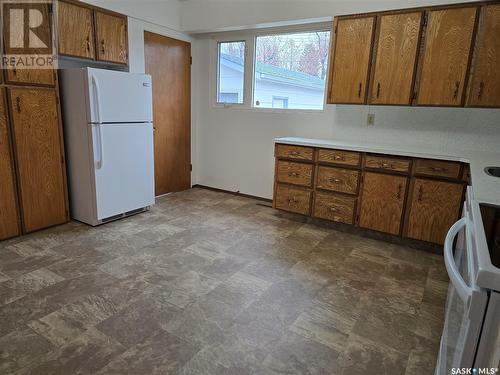 56 Porteous Crescent, Saskatoon, SK - Indoor Photo Showing Kitchen