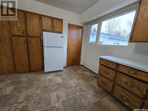 56 Porteous Crescent, Saskatoon, SK - Indoor Photo Showing Kitchen