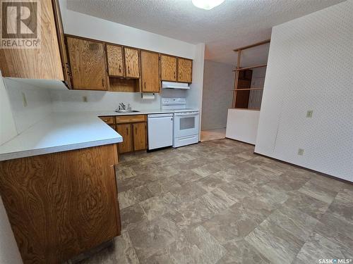 56 Porteous Crescent, Saskatoon, SK - Indoor Photo Showing Kitchen