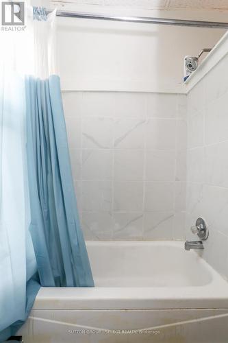 100 Mamelon Street, London, ON - Indoor Photo Showing Bathroom