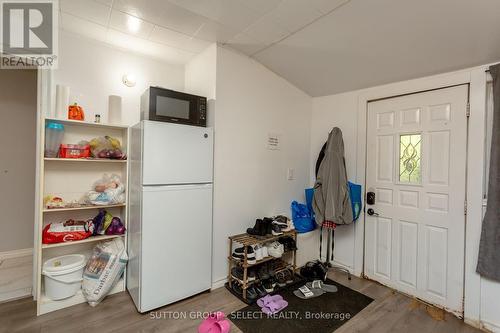 100 Mamelon Street, London, ON - Indoor Photo Showing Other Room