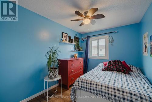 33 - 110 Deveron Crescent, London, ON - Indoor Photo Showing Bedroom