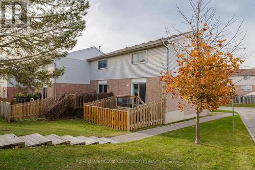 33 - 110 Deveron Crescent, London, ON - Outdoor