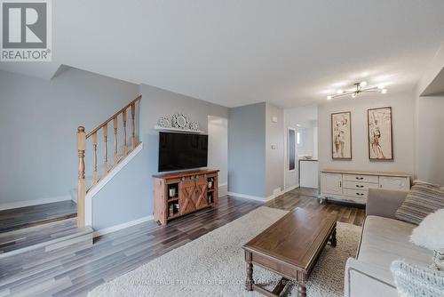 33 - 110 Deveron Crescent, London, ON - Indoor Photo Showing Living Room