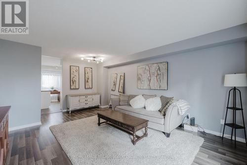 33 - 110 Deveron Crescent, London, ON - Indoor Photo Showing Living Room