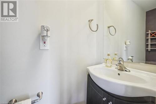 Bathroom with vanity - 25 Rockwood Avenue, St. Catharines, ON - Indoor Photo Showing Bathroom