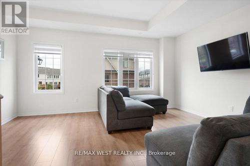 19 - 2641 Magdalen Path, Oshawa, ON - Indoor Photo Showing Living Room