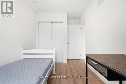 19 - 2641 Magdalen Path, Oshawa, ON - Indoor Photo Showing Bedroom