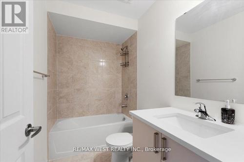 19 - 2641 Magdalen Path, Oshawa, ON - Indoor Photo Showing Bathroom