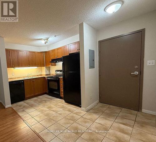 310 - 5235 Finch Avenue E, Toronto, ON - Indoor Photo Showing Kitchen