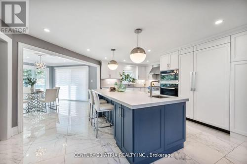 41 Strathearn Avenue, Richmond Hill, ON - Indoor Photo Showing Kitchen With Upgraded Kitchen