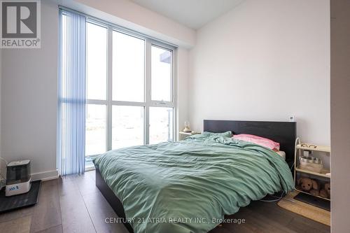 701 - 38 Honeycrisp Crescent, Vaughan, ON - Indoor Photo Showing Bedroom