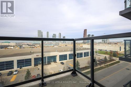 701 - 38 Honeycrisp Crescent, Vaughan, ON - Outdoor With View