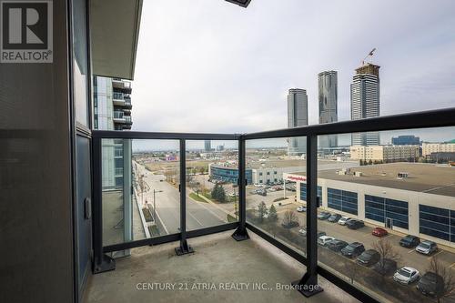 701 - 38 Honeycrisp Crescent, Vaughan, ON - Outdoor With View