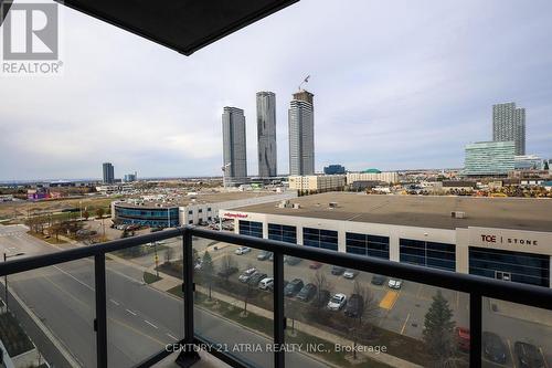 701 - 38 Honeycrisp Crescent, Vaughan, ON - Outdoor With View