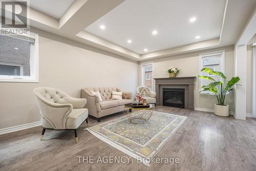 163 Payne Crescent, Aurora, ON - Indoor Photo Showing Living Room With Fireplace